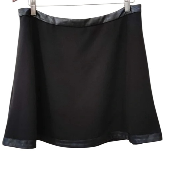 Banana Republic Black A-Line Mini Skirt Faux Leather Trim 00P Petite - Picture 5 of 5